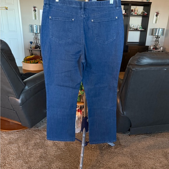 Appleseed’s NWT Women's Blue Jeans. Size 18P - Picture 2 of 4